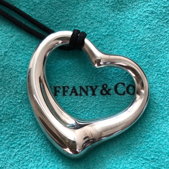 Elsa Peretti Open Heart Necklace - Picture 5 of 5